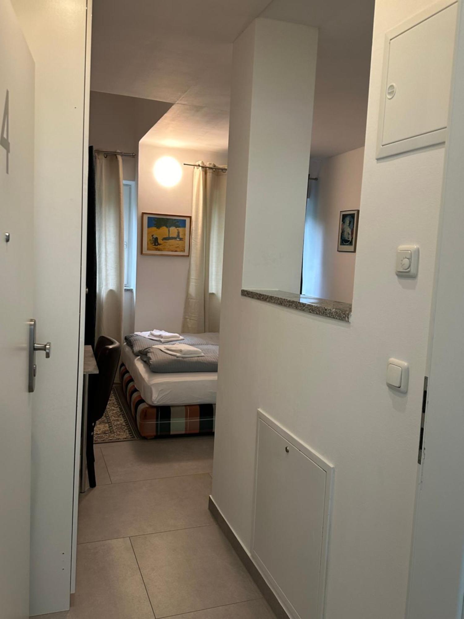 Estelada Boarding Houses - Bogenhausen München Buitenkant foto